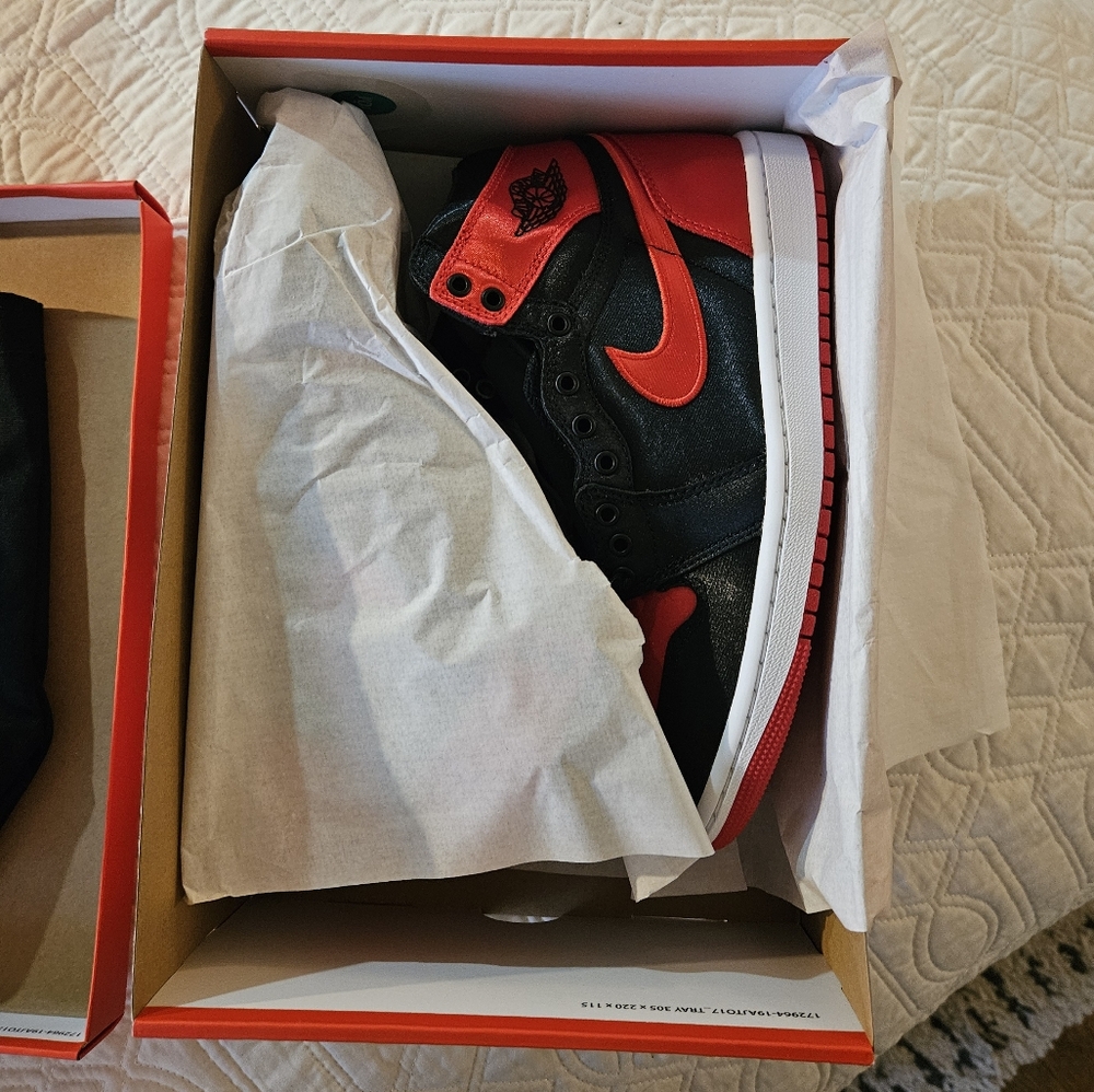 Jordan 1 Retro Hi OG Satin Bred